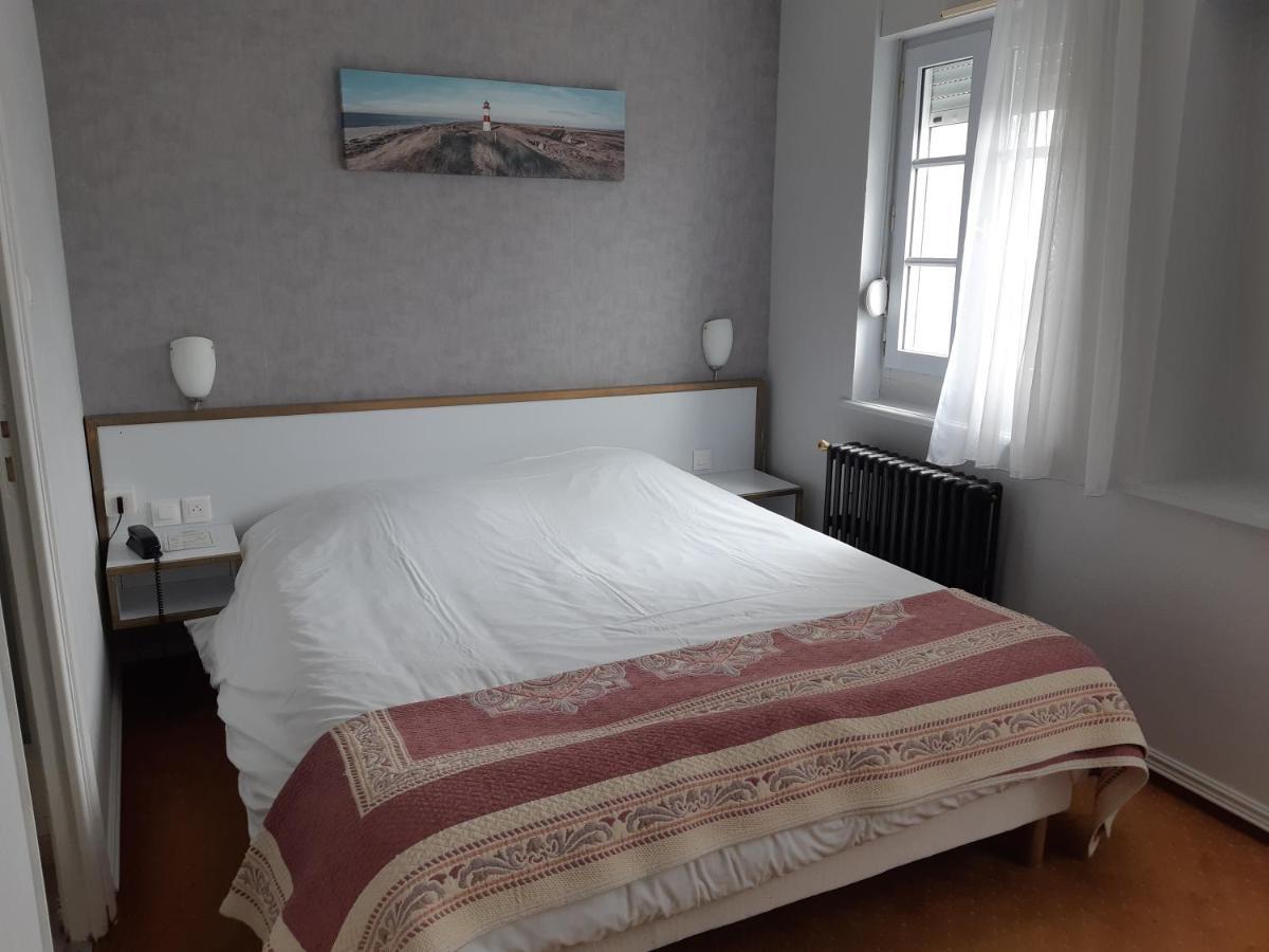 Logis Hotel Les Chardons Bleus Restaurant Le Bistrot De La Mer Roscoff Εξωτερικό φωτογραφία