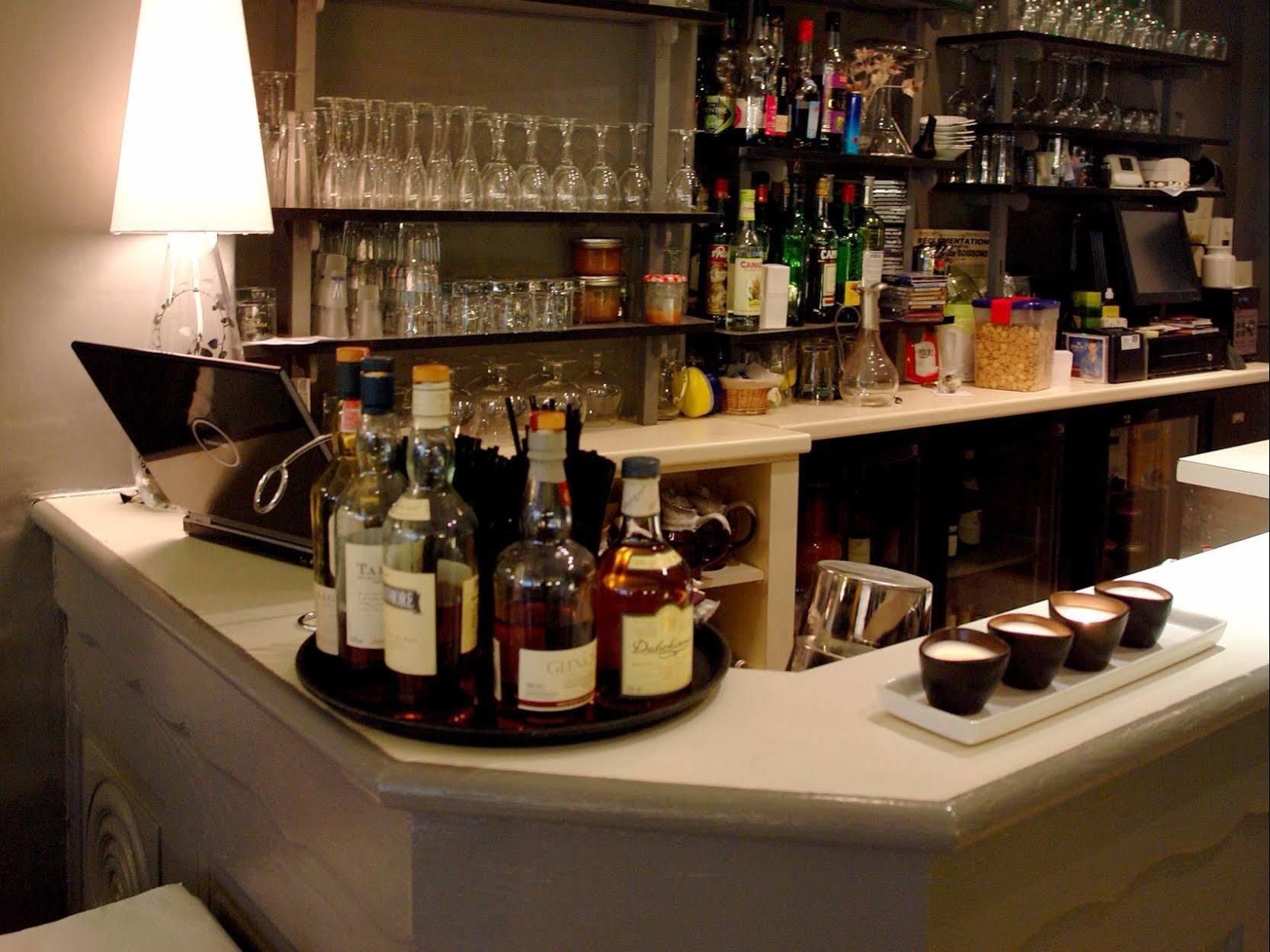 Logis Hotel Les Chardons Bleus Restaurant Le Bistrot De La Mer Roscoff Εξωτερικό φωτογραφία
